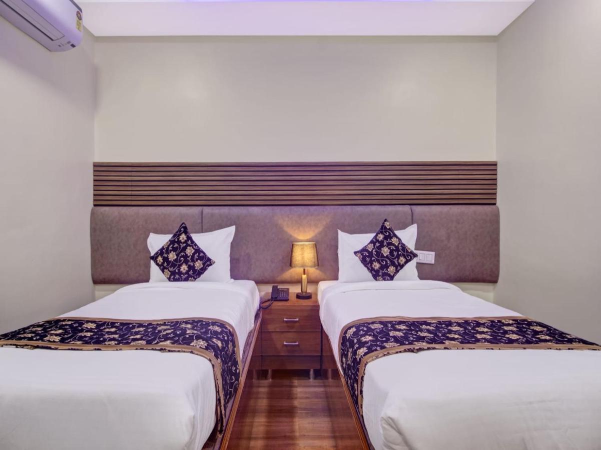 The Superb Hotel Pvt Ltd Hyderabad Exterior foto