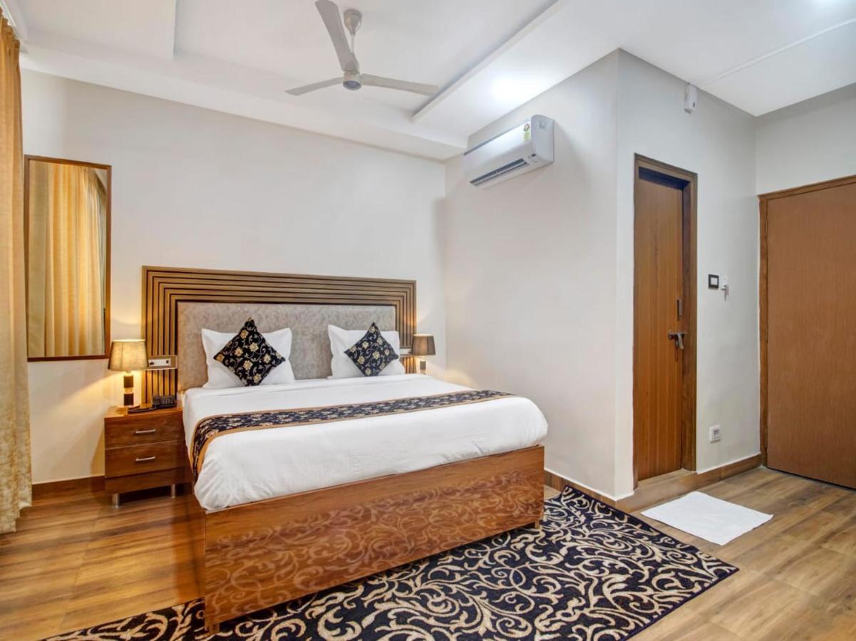 The Superb Hotel Pvt Ltd Hyderabad Exterior foto