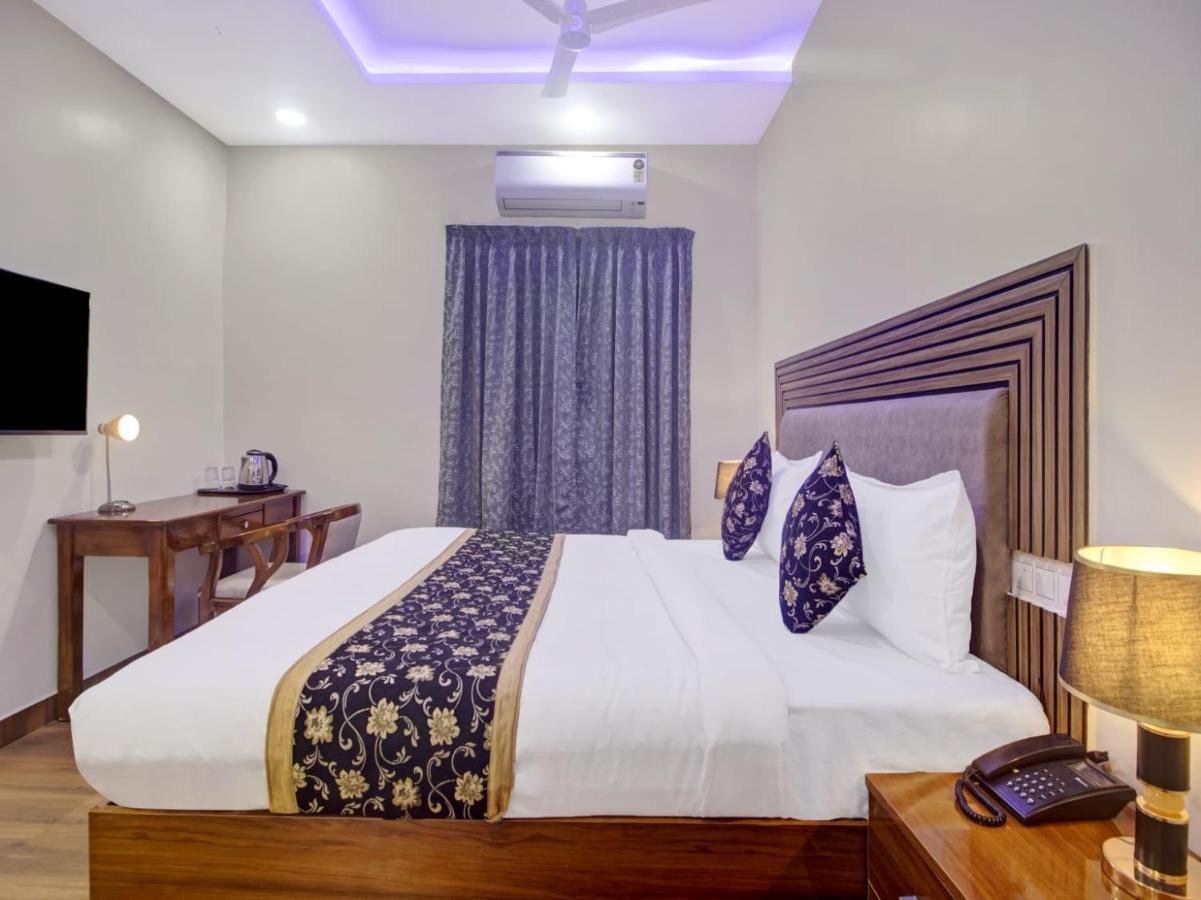 The Superb Hotel Pvt Ltd Hyderabad Exterior foto